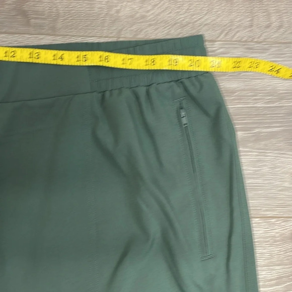 NWOT Old Navv Stretchtech All Season  Quick Dry Joggers Sage Green 2X - Picture 8 of 15